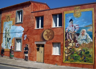 Tinnura, murales